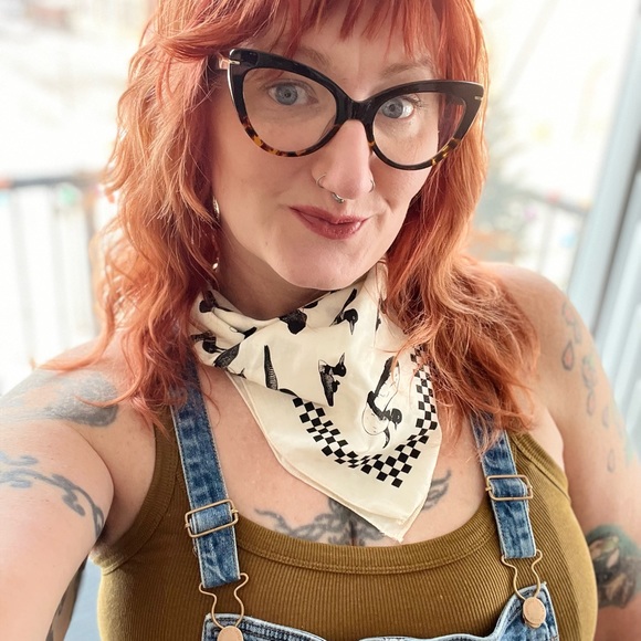 Meet your Posher, Brigette - Picture 3 of 7